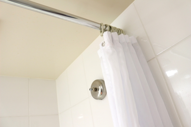風呂の天井でカビキラーを使う際の注意点 カビペディア ハーツクリーン監修年間130万人がみるカビ取り情報サイト